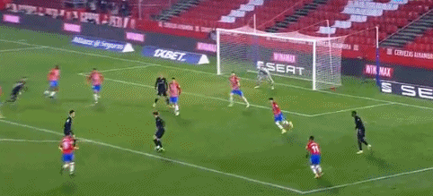 辽宁男篮王哲林连续得分超35