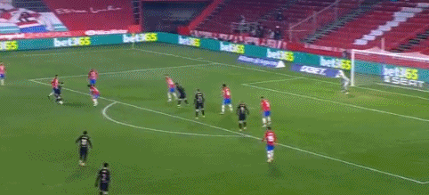 波神&杰伦·约翰逊半场联手31分，得分超全队一半